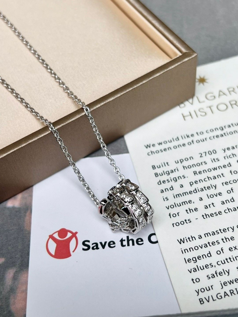 Bv1g*ai necklaces